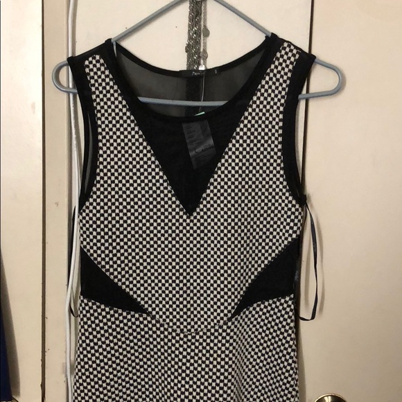 Lrg Black and White blocks Mesh Dress - Picture 3 of 3